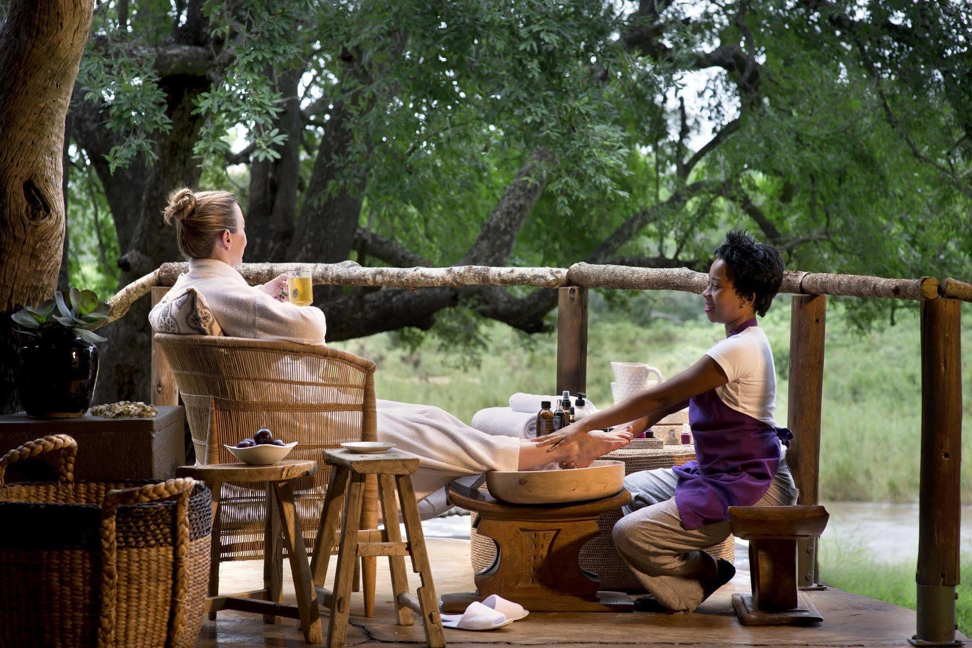 Lion Sands - Tinga Lodge Skukuza Exterior photo